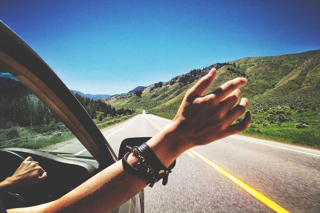 10 best road trips in India.